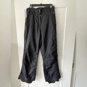 Obermeyer Women’s black ski pants size 10